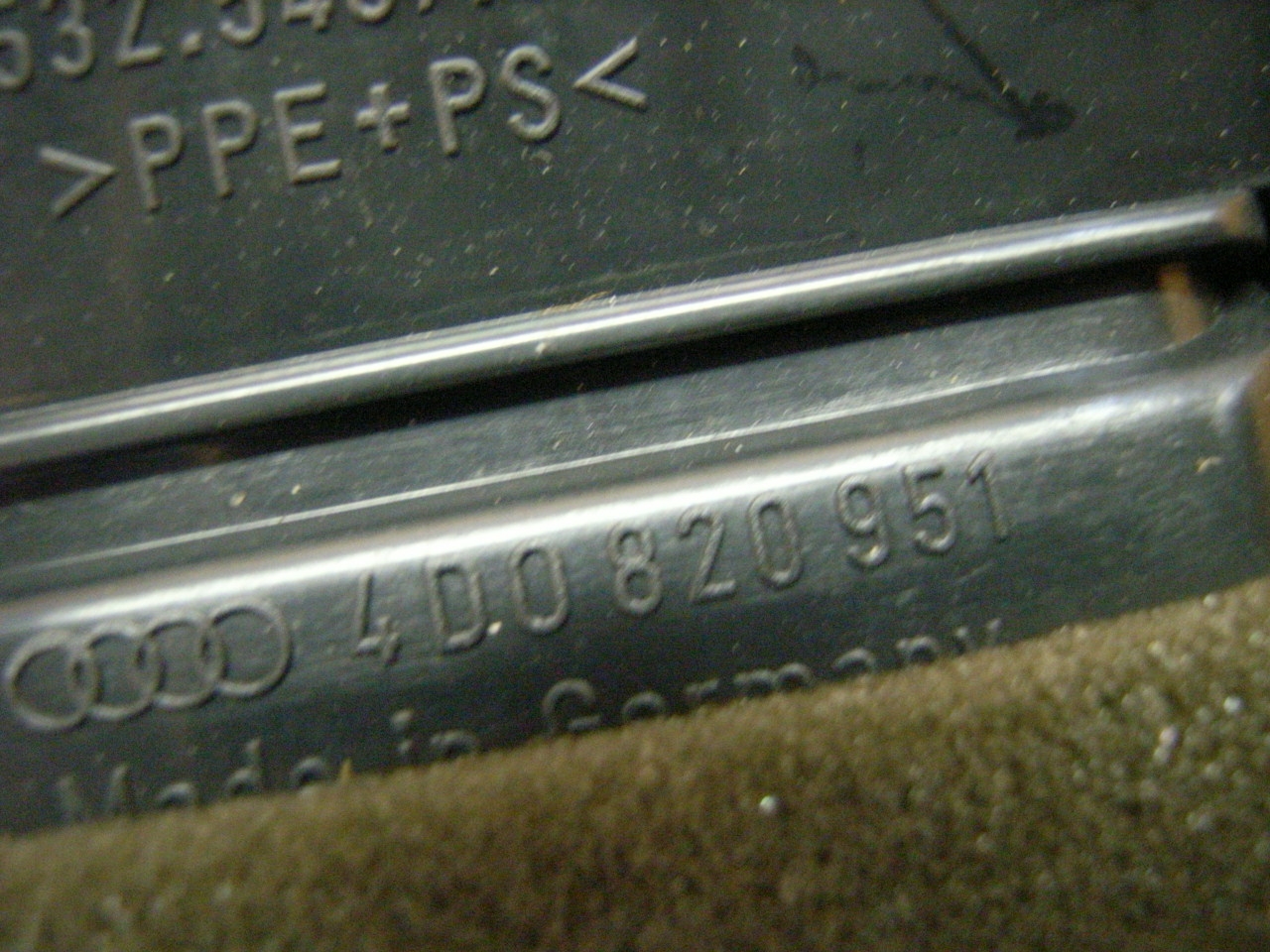 AUDI A8 D2/4D (1994-2002) Воздухозаборная труба 4D0820951 21172161